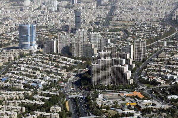 افزایش قیمت ملک با دست‌به‌دست شدن دلار میان املاکی‌ها و مالکان + عکس