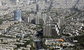 افزایش قیمت ملک با دست‌به‌دست شدن دلار میان املاکی‌ها و مالکان + عکس