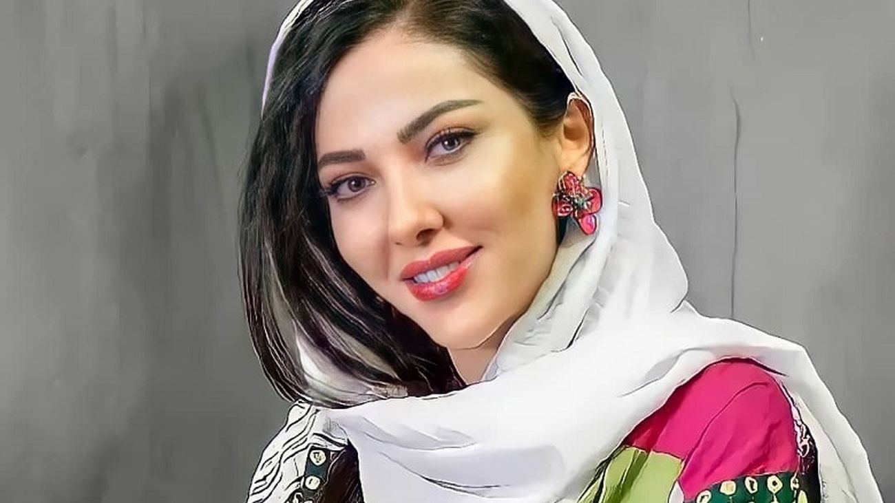 عکس لباس خیلی لاکچری لیلا اوتادی روی فرش قرمز / عجب استایلی !