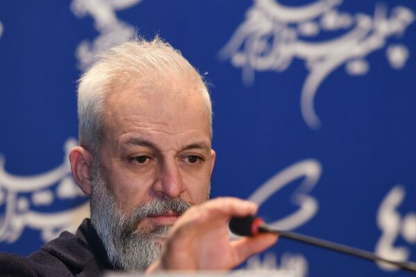 ماجرای گفت‌وگوی بی‌کلام کاظم سیاحی با امیرحسین قیاسی +فیلم