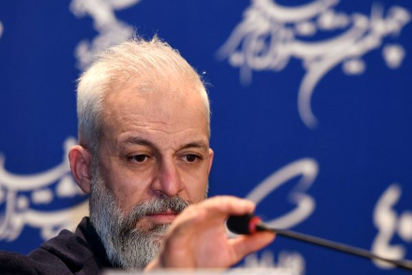 ماجرای گفت‌وگوی بی‌کلام کاظم سیاحی با امیرحسین قیاسی +فیلم