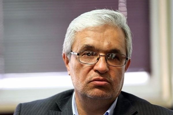  انتظار معجزه در اقتصاد کشور را نمی توان داشت/ در زمانی که مداخلات بیرونی داریم دلالان تلاطم در بازار ایجاد می کنند