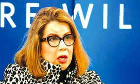 کارمن رینهارت ملکه اقتصاددان پیشرو در تحلیل بحران‌های مالی