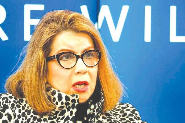 کارمن رینهارت ملکه اقتصاددان پیشرو در تحلیل بحران‌های مالی