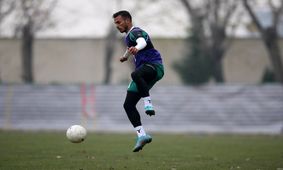 در انتظار رضایت‌نامه / ستاره آبی‌پوش به پرسپولیس می‌رود؟