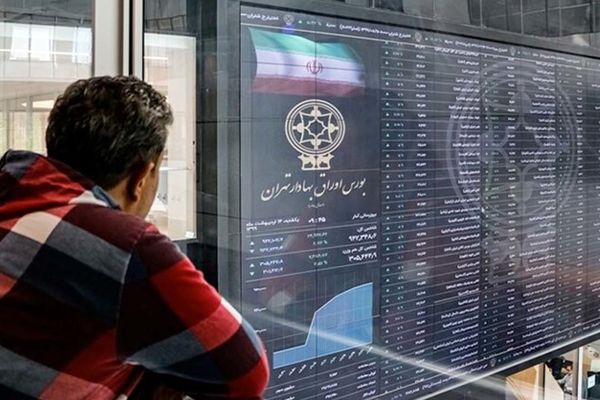 شاخص کل سبز ولی شاخص هم وزن قرمز + نمادها