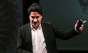 لحظه احساسی همایون شجریان در کنار مادرش + عکس