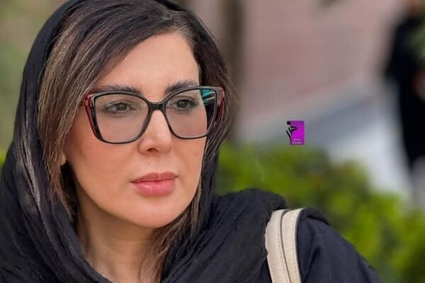 لیلا بلوکات با استایل خاطره‌انگیز وسط کوچه همه را متعجب کرد!