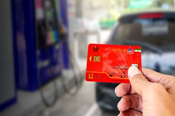 وعده انتقال سهمیه بنزین به کارت بانکی/ چقدر نزدیک است؟