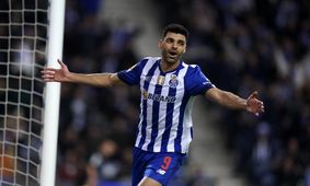 مهدی طارمی بوکسور شد / تمرین سخت با چهره معروف + عکس