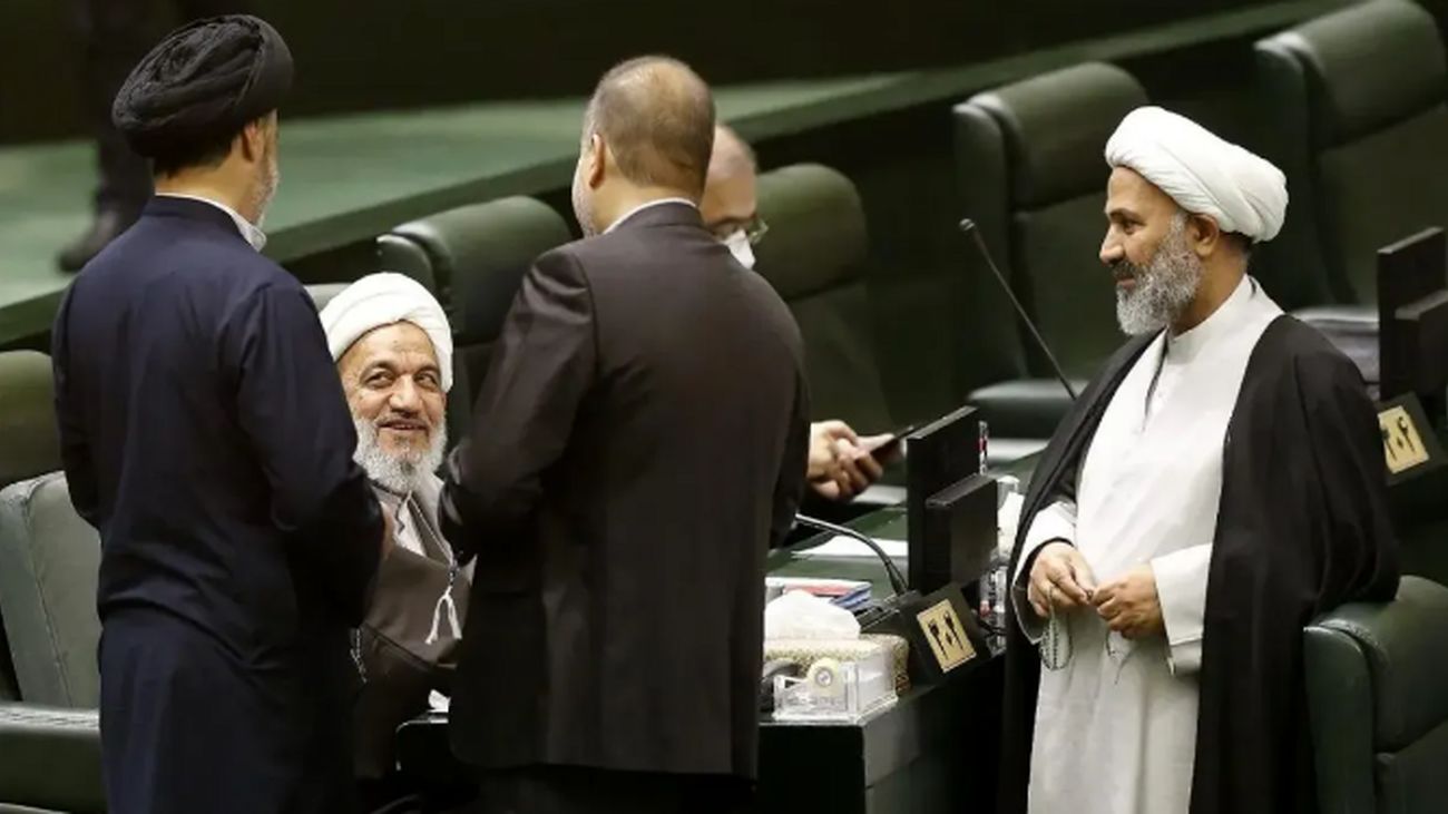 این سه نفر در مجلس برای زمین زدن دولت پزشکیان هر کاری می کنند!