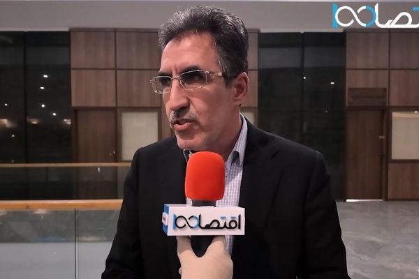 دولت با حذف قیمت دستوری ارز نیمایی جلوی رانت و فساد را گرفت/بانک مرکزی جلوی قیمت افسار گسیخته ارز را بگیرد+فیلم