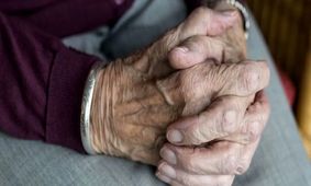 کمک معیشتی تیرماه بازنشستگان با مبلغ ۵۲۰ هزار تومان واریز شد