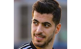 عکس شوکه کننده از سعید عزت اللهی با یک زن / واقعا یک پارچه خانم است !