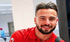 یک پرسپولیسی از دختران زیبایی رونمایی کرد/ در حال بوسیدن !! + عکس