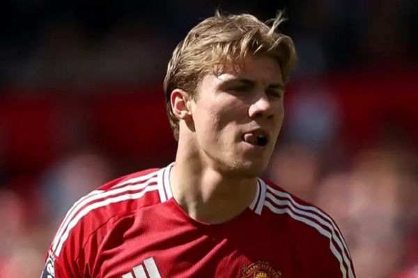 مهاجم منچستریونایتد در آستانه پیوستن به میلان