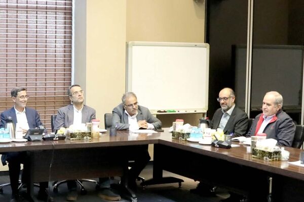 مشارکت راهبردی بانک صادرات ایران در «سازندگی نوین» و «جهاد اقتصادی»؛ تأمین مالی توسعه زیرساخت‌های انرژی با تمرکز بر نیروگاه‌های تجدیدپذیر