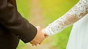 زیباترین زن دنیا همسر این پیرمرد است / با دیدن این عکس شوکه می شوید !
