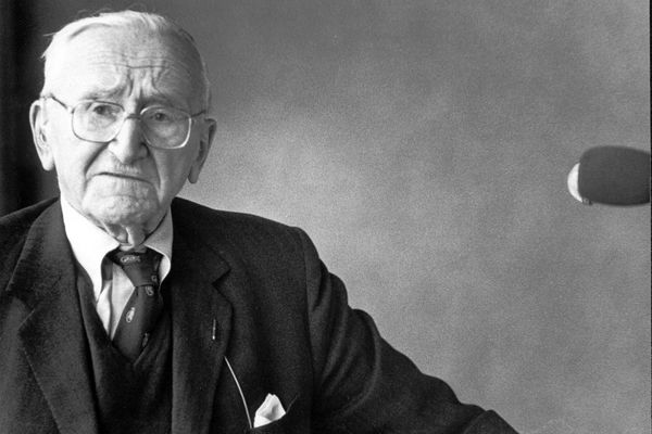 چگونه دیدگاه‌های اقتصادی فردریش آگوست فون هایک آینده را شکل داد؟