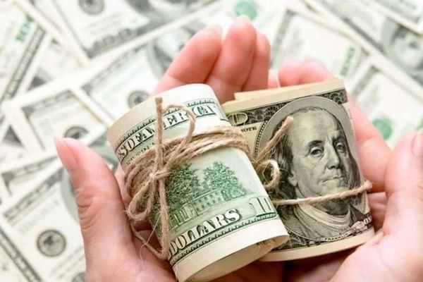 جمعه مذاکره ایران و اروپا / دلار و طلا عقب‌ نشینی کردند