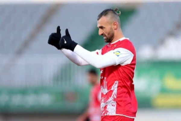 سردار دورسون: نمی‌خواهم پرسپولیس را ترک کنم، اما باشگاه نظر دیگری دارد!