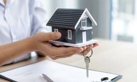 شانس در خانه مستاجران را زد