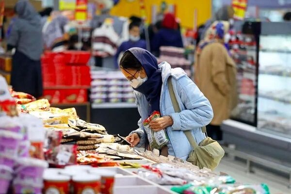 دولت باید با سوداگران مواد غذایی مقابله کند / امنیت غذایی مردم خط قرمز است