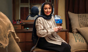 مصاحبه فوق جذاب ژاله صامتی، ستاره سریال قهوه پدری، با مهران مدیری/ چقدر با شعور و باسواد !