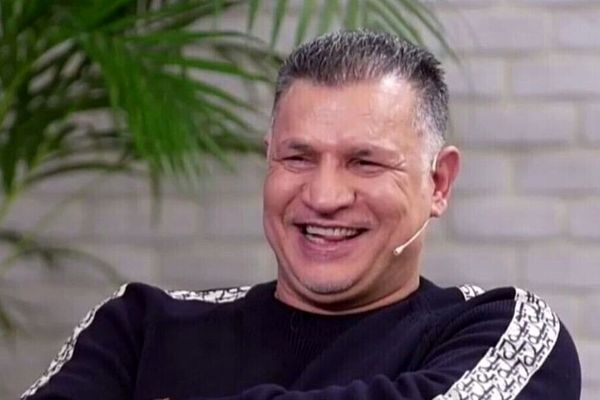 دورهمی رئیس جمهور سابق و علی دایی با سفره‌ای ساده؛ تعجب همه! +عکس