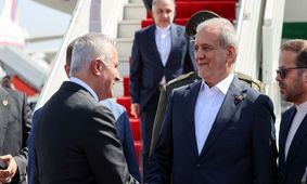 حاشیه‌های جذاب سفر رئیس‌جمهور به ارمنستان و دیدار پزشکیان با استادان زبان فارسی