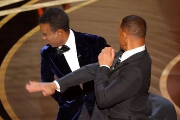 این بازیگر معروف که دیروز عاشق زنش بود، امروز طلاقش داد ! + فیلم