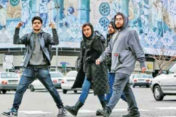 نسل زد، پای کار وطن