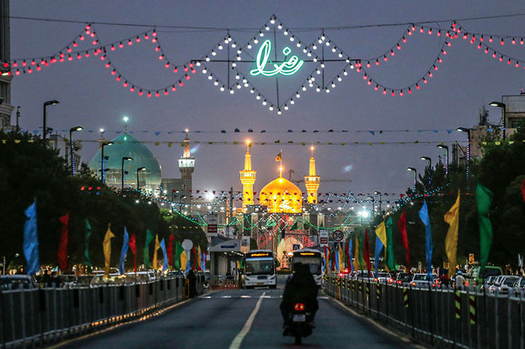 خرید و فروش فیلترشکن در اطراف حرم امام رضا ؛ دردسرهای زائران خارجی با فیلترینگ!