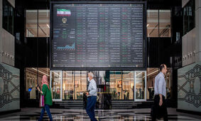 بازار سهام تهران در دو مسیر: سقوط دلاری، صعود ریالی
