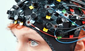 چرا میلیاردرهای دنیای فناوری در حال سرمایه‌گذاری روی سیستم‌های رابط مغز و کامپیوتر هستند؟
