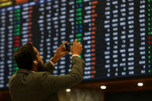 بورس امروز یکشنبه ۵ مرداد ۱۴۰۴: بررسی شاخص‌ها و معاملات