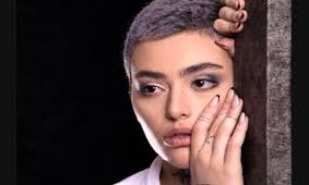 این مرد پدر منشوری ترین خانم بازیگر ایرانی است ! / آبرو برایش نماند !