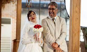 حرکت جنجالی پژمان جمشیدی با دختر عموش در شب عروسیش! فیلم