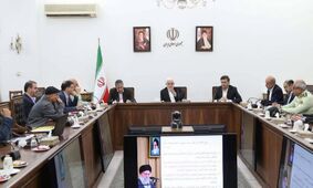 عارف: مردم از تنش‌ها خسته شده‌اند، نباید با معیشت آنها بازی کرد
