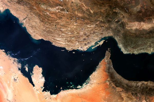 خلیج فارس آرام شد / دولت خیال مردم را راحت کرد