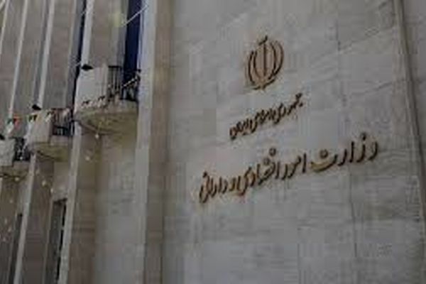 فرد پیشنهادی برای وزرات اقتصاد مذاکره را از ذهنش کنار بگذارد/  دغدغه های وزیر اقتصاد چه باید باشد؟