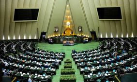 مجلس درگیر تسویه‌حساب‌های سیاسی؛ اقتصادِ ملتهب بی‌پناه ماند