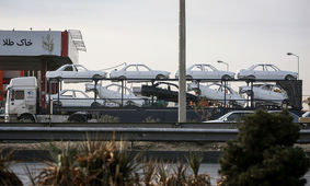 تلاش ایران خودرو برای منصرف کردن ثبت کنندگان برای خودروی محبوب
