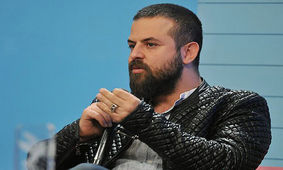 این زن زیبا مادربزرگ جذاب هومن سیدی است + عکس