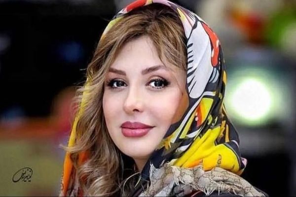 تصاویری جذاب از نیوشا ضیغمی و دخترش در قصری تاریخی!