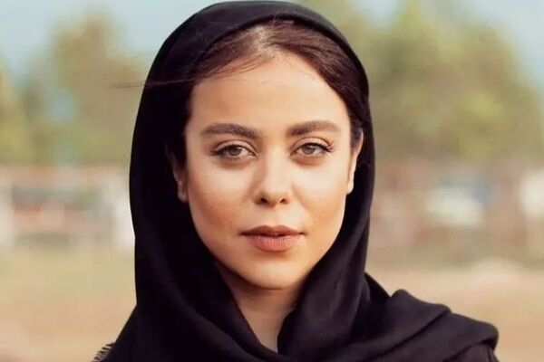 رنگ ناخن‌های شیک الهام اخوان؛ عروس خانم با این استایل تو دل همه جا باز کرد!