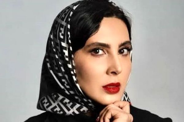 باور نمی‌کنید لیلا بلوکات با این شال و کلاه زمستانی چه غوغایی کرده!