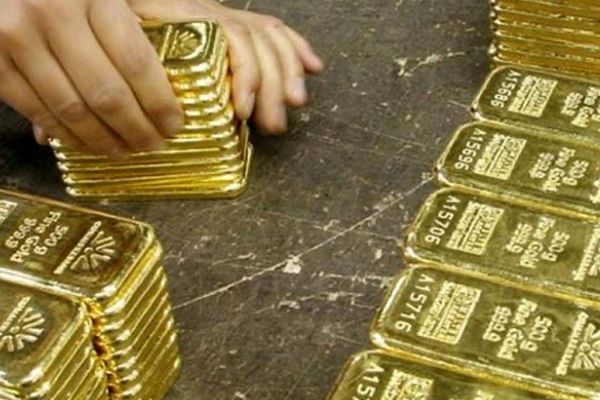 رکوردشکنی جهانی طلا، هجوم مردم چین برای خرید + فیلم