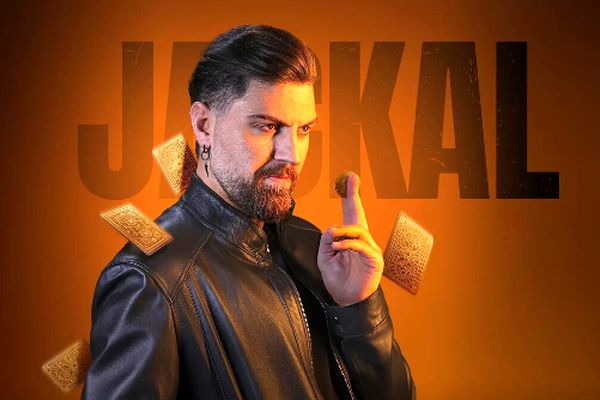 پاسخ تند امیرحسین فتحی به جنجال‌های ازدواج پریناز ایزدیار و پدرش! +فیلم