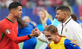 عکس یادگاری کیلیان امباپه با خواهر و مادر کریستیانو رونالدو!